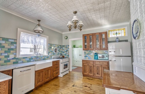 Greenport House | Historic Luxurious Captains Home- Greenport Village, wineries,golf, beach