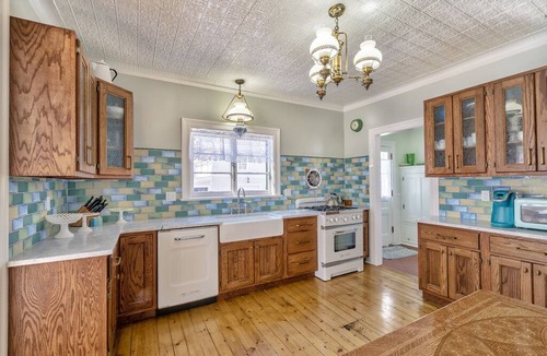Greenport House | Historic Luxurious Captains Home- Greenport Village, wineries,golf, beach