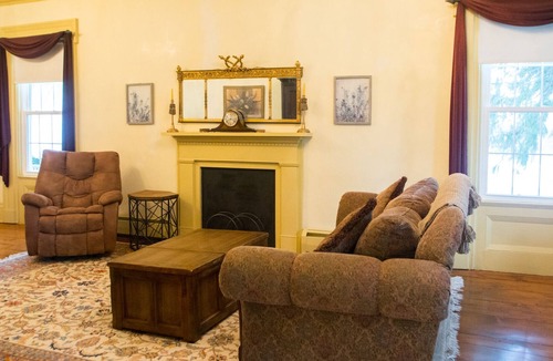 Trumansburg House | Historic "Pillar" Estate. Minutes from Taughannock Falls-Lake Cayuga-Wine Trail