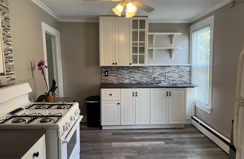 West Haven Apartment | Historic Prospect Beach House - 1 minute walk to Beach