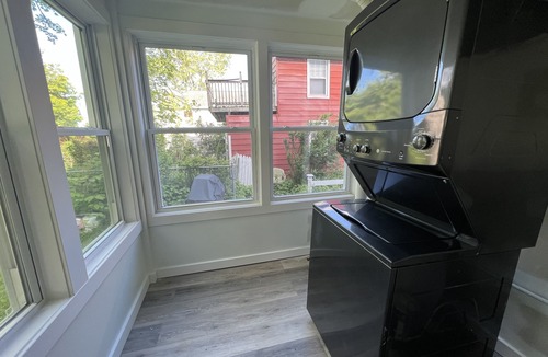 West Haven Apartment | Historic Prospect Beach House - 1 minute walk to Beach