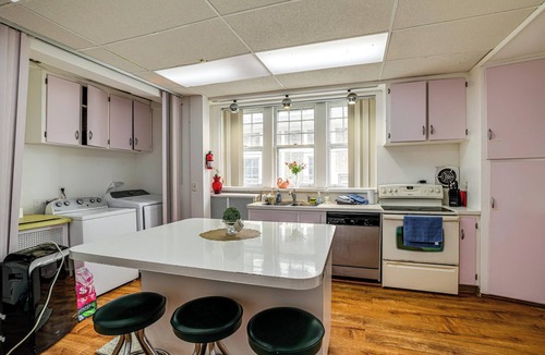 Downtown Niagara Falls House | Historic Victorian Cottage, 1 Mi to Niagara Falls