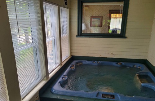 Bryant Pond House | Historic Victorian home sleeps up to 30 guests!