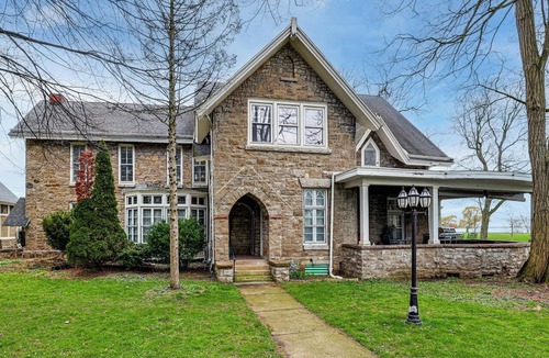 Downtown Niagara Falls Cottage | Historic Victorian Cottage, 1 Mi to Niagara Falls