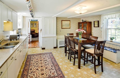 Warren Apartment | Historic Warren Vacation Rental: Walk to Beaches!