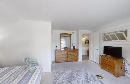 West Boothbay Harbor House | Historical New England home, outdoor shower , Dog-friendly