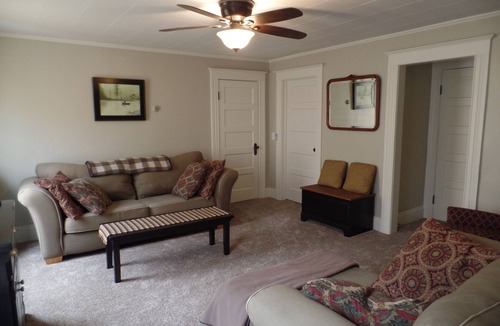 Walworth House | Historical Yeoman Farmhouse in country setting.