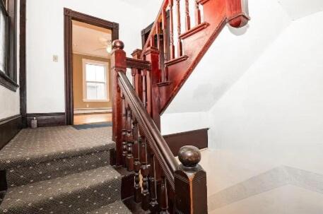 Salem Apartment | Hocus Pocus Hideaway on Salem Commons w Game Room