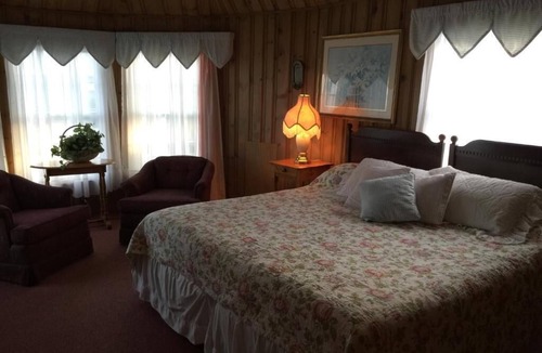 Scarborough Hotel | Holiday House Inn
