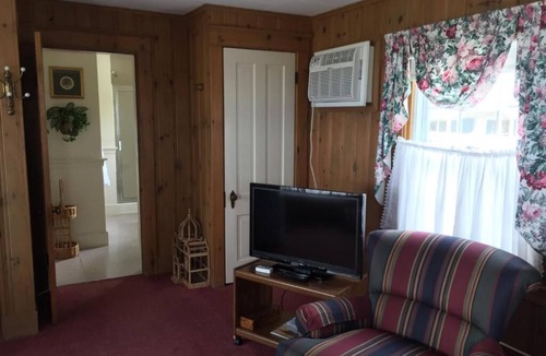 Scarborough Hotel | Holiday House Inn