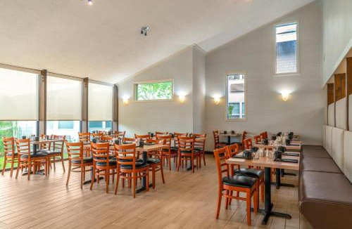 Hyannis Hotel | Holiday Inn Cape Cod - Hyannis by IHG