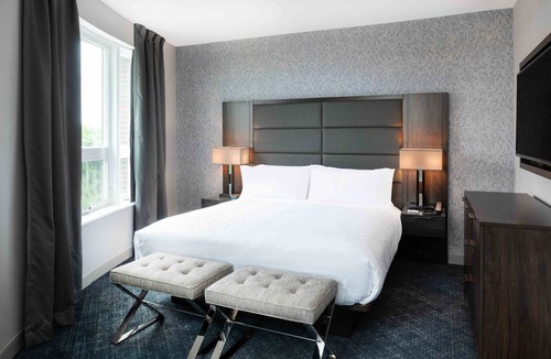 Quincy Hotel | Holiday Inn Express Boston South - Quincy by IHG