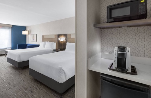 Brattleboro Hotel | Holiday Inn Express Hotel & Suites Brattleboro by IHG