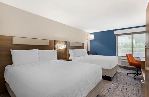 Hyannis Hotel | Holiday Inn Express Hyannis - Cape Cod by IHG