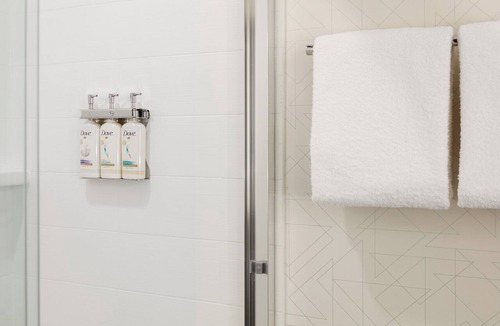 Hyannis Hotel | Holiday Inn Express Hyannis Cape Cod by IHG