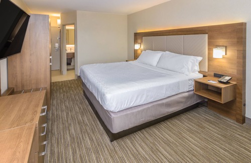 Southington Hotel | Holiday Inn Express Southington by IHG