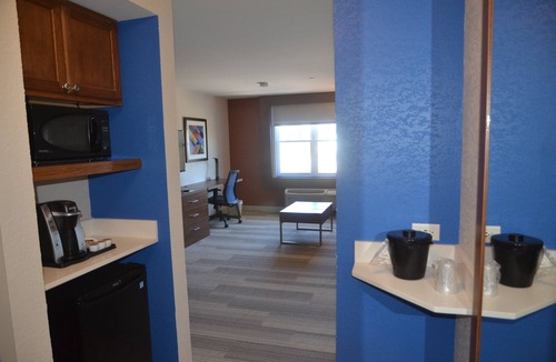 Rochester Hotel | Holiday Inn Express & Suites Rochester by IHG