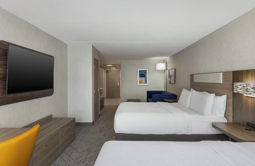 Industrial Park Hotel | Holiday Inn Express & Suites Ottawa East - Orleans by IHG