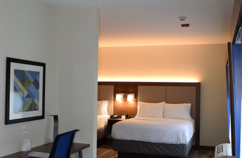 Ithaca Hotel | Holiday Inn Express & Suites Ithaca by IHG