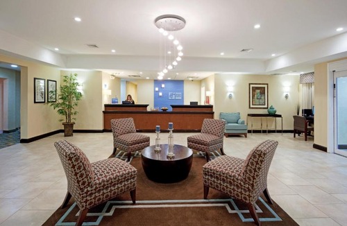 Meriden Hotel | Holiday Inn Express & Suites Meriden by IHG