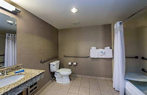 Auburn Hotel | Holiday Inn Express Hotel & Suites Auburn, an IHG Hotel