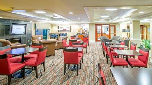 Auburn Hotel | Holiday Inn Express Hotel & Suites Auburn, an IHG Hotel