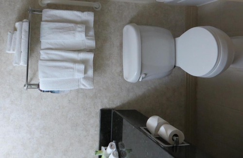 New London Hotel | Holiday Inn New London by IHG
