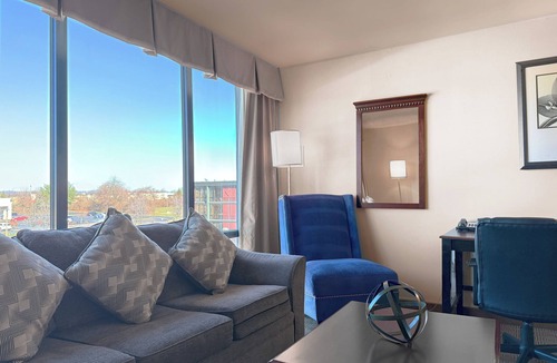 South Plainfield Hotel | Holiday Inn South Plainfield-Piscataway by IHG