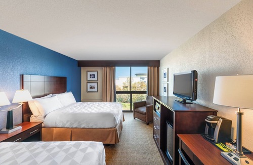 South Plainfield Hotel | Holiday Inn South Plainfield-Piscataway by IHG