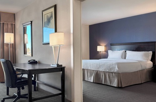 South Plainfield Hotel | Holiday Inn South Plainfield-Piscataway by IHG