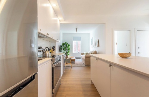 Hochelaga Apartment | HOMA-Comfort&Style-2BR-Spacious-Natural Light-FeelHome-A/C-SelfCheckIn-Metro