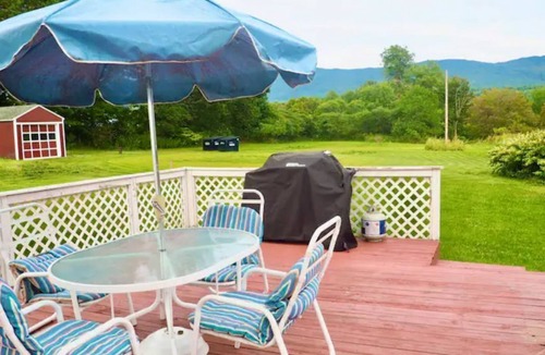 Waterbury Center House | Home Close to Stowe (perfect for ski/snowboarding)