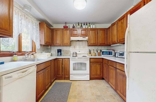 Dennis House | Home in a bayside neighborhood with 2 large decks - walk to beaches