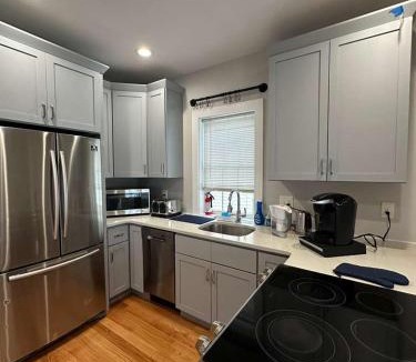 Dorchester Bed & Breakfast | HomeStay in Boston West Bellflower Street