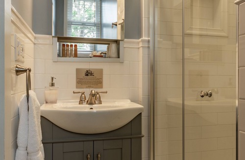 New Milford Bed & Breakfast | Homestead Inn