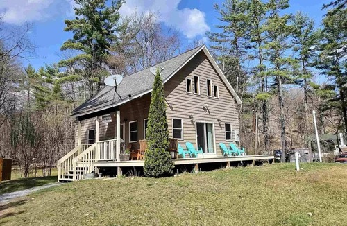 Croydon House | Honeymoon Cabin | Cozy Waterfront Access Retreat