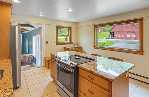 Town of Easton House | Horse Racing & Skiing in Greenwich: Dogs Welcome