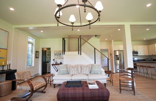 Manchester Center House | Horse Show: Minutes from Dorset & Manchester, Porch, TV Loft