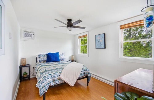 Hamilton House | Hot Tub, 5 Min to Colgate, Sleeps 6, Welcome Wine