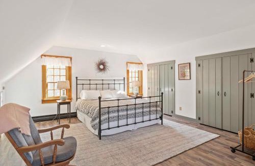 Holderness House | Hot Tub 5 Min to Meredith Near Squam Lake