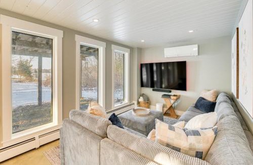 Saint Albans House | Hot Tub & Boat Dock: Waterfront Maine Retreat!