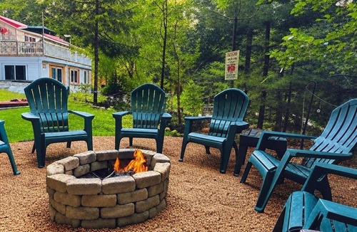 Conway House | Hot Tub|Fire Pit|Game Rm|Fire Pl|1Acre wooded lot