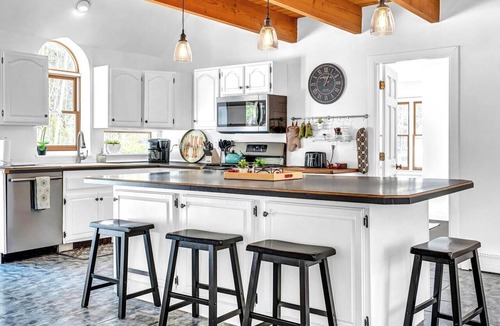 North Conway House | Hot Tub | Near Trails, Fire Pit & Outdoor Patio