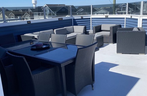 Ortley Beach House | HOT TUB ON DECK, OCEAN VIEW, 1 WEEK LEFT IN SUMMER. 10% OFF