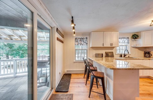 Birch Hill House | Hot Tub Retreat Near Saco River with Fire Pit!