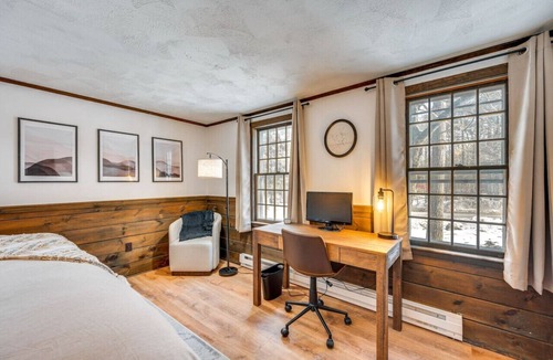 Birch Hill House | Hot Tub Retreat Near Saco River with Fire Pit!