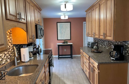 Malletts Bay House | Hot Tub Retreat Near Lake Champlain & Burlington