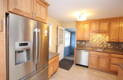 Malletts Bay House | Hot Tub Retreat Near Lake Champlain & Burlington