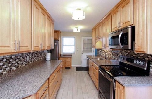 Malletts Bay House | Hot Tub Retreat Near Lake Champlain & Burlington