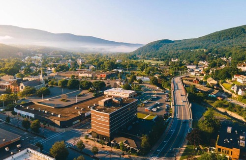 North Adams Hotel | Hotel Downstreet, an Ascend Collection Hotel